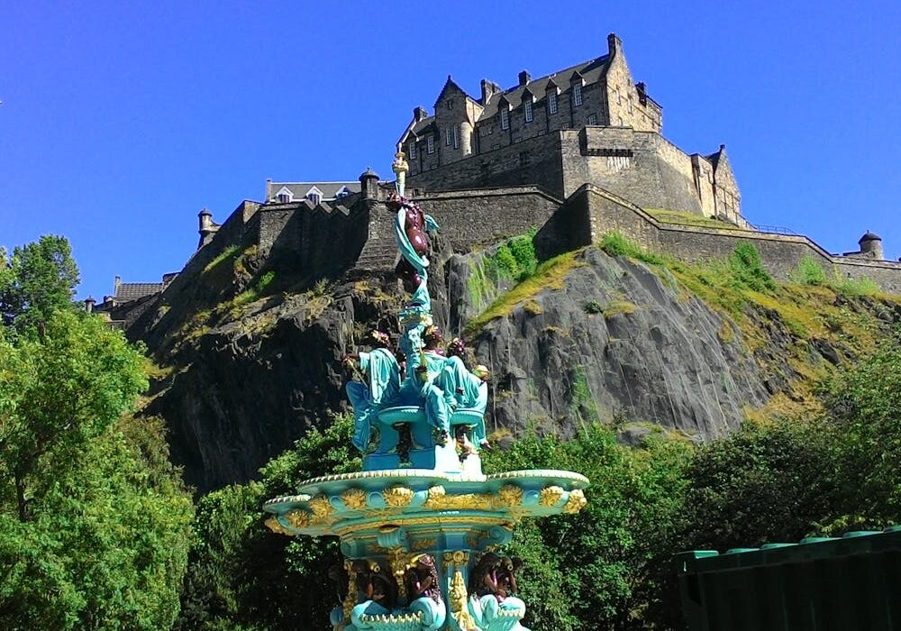 Fountain and Edinburgh Castle